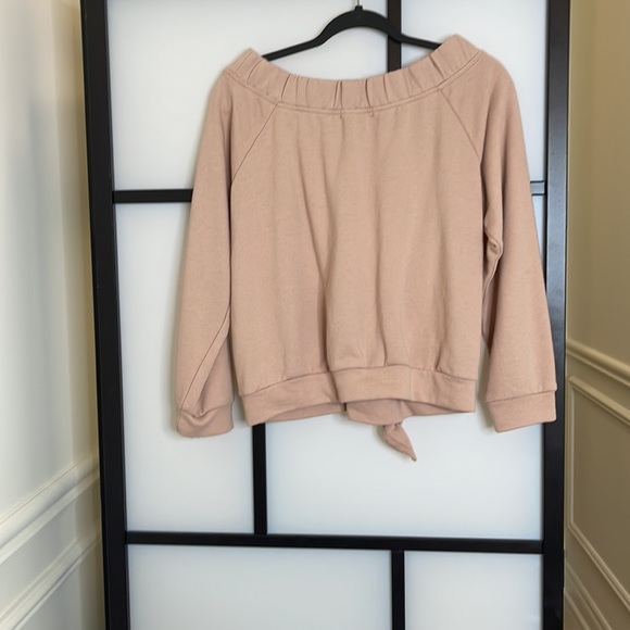 Pink off the shoulder sweater - Picture 2 of 2
